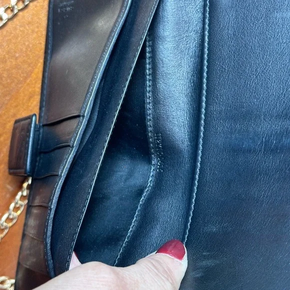 Gucci Guccissima Margaux Black
Calfskin Leather Continental
Wallet - Preowned - Picture 9 of 11